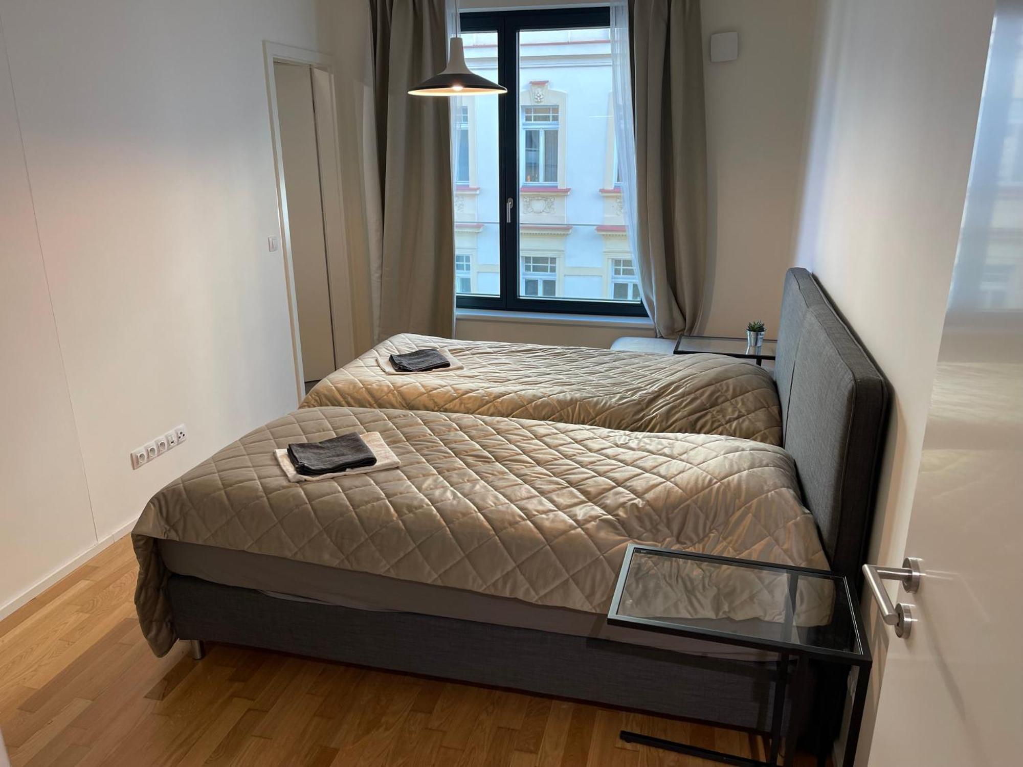 Apartment 4 Room, 2 Bath, Parking Praag Buitenkant foto