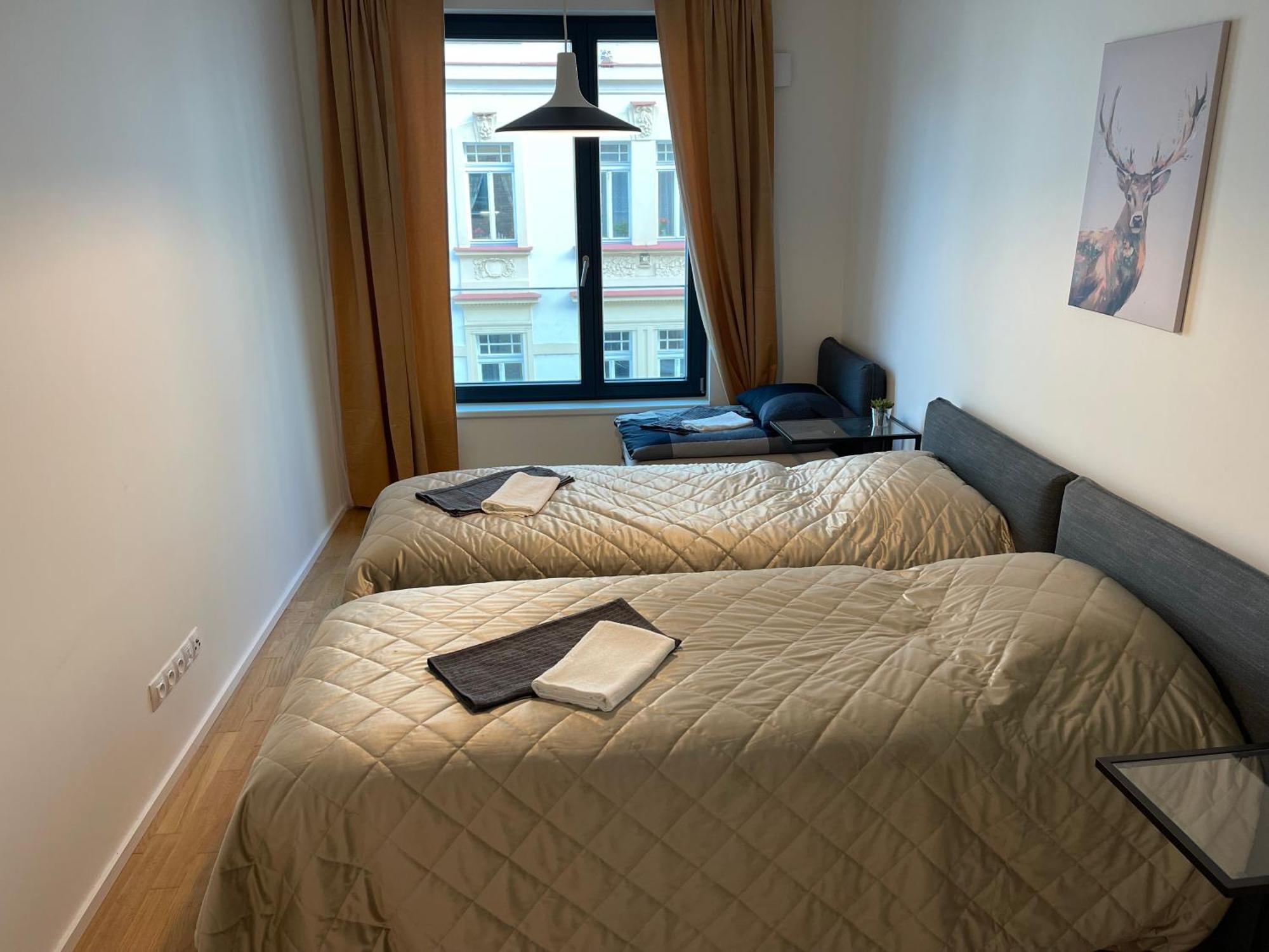 Apartment 4 Room, 2 Bath, Parking Praag Buitenkant foto